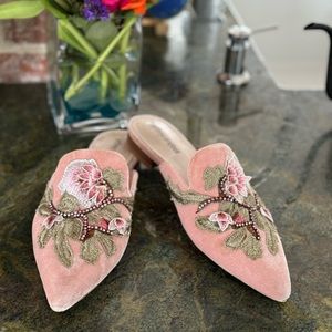 EUC Jeffrey Campbell Free People Claes Flats / Mules.